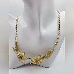 1000 wire‎ lace gold tone flower necklace N1418